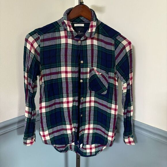 American Eagle Outfitters Boyfriend Fit Flannel Button Down Shirt Size Medium - Picture 1 of 4